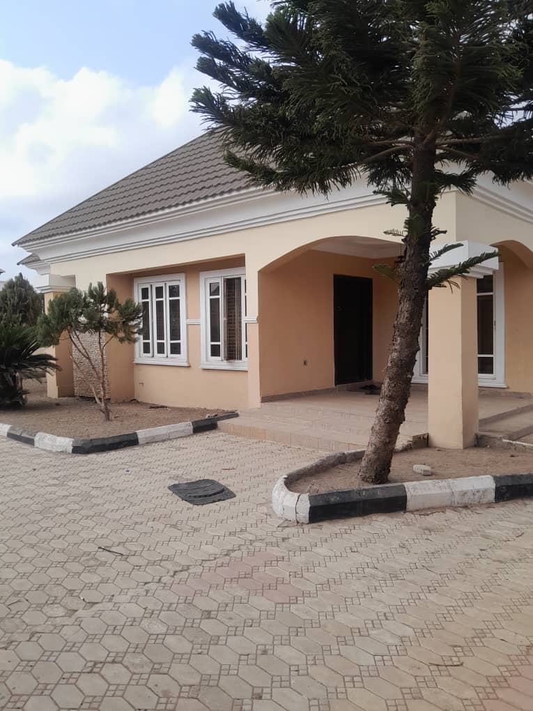 Executive 4 bedroom bungalow